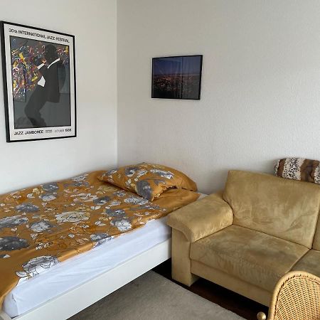Wohnliches , Behagliches Zimmer Mit Balkon Und Wifi เมินเคงลัดบาค ภายนอก รูปภาพ
