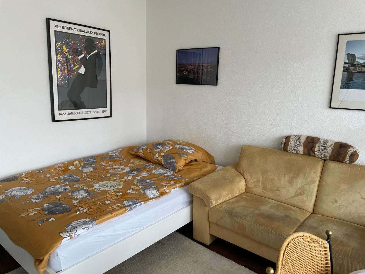 Wohnliches , Behagliches Zimmer Mit Balkon Und Wifi เมินเคงลัดบาค ภายนอก รูปภาพ